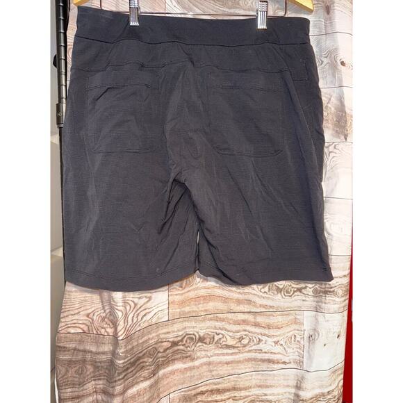 ATHLETA BLACK SIZE 12 shorts - Picture 3 of 4